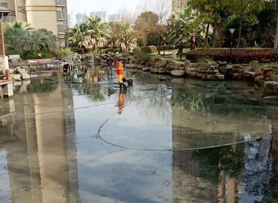 淮上景观池淤泥清理