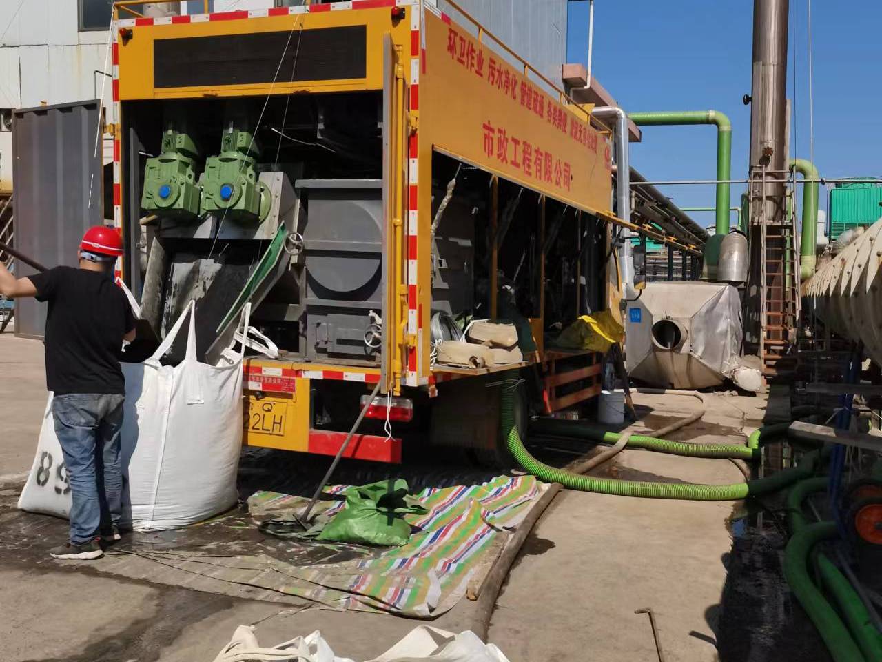 淮上淤泥压干处理